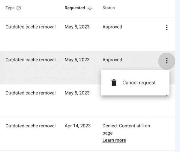 Outdated Cache Removal Bericht in der GSC mit Klick auf die drei Punkte, sodass gezeigt wird, wo man den Request canceln kann